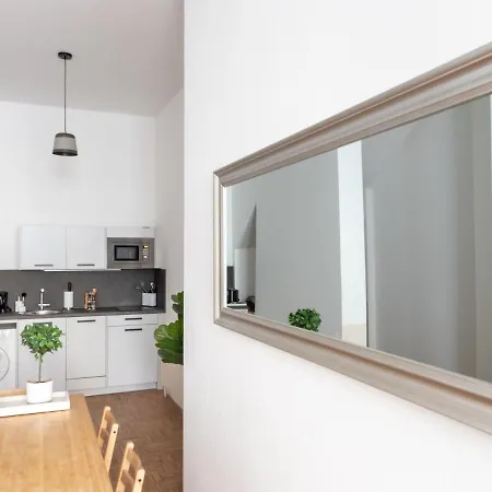 מלון Limehome Florastrasse ברלין